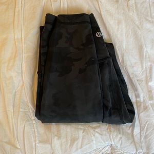 Lululemon- Camo Wunder Unders